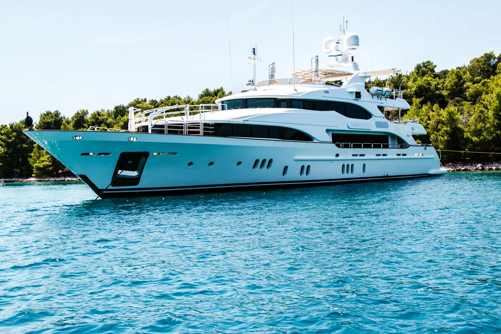 Yacht charter Voyqa